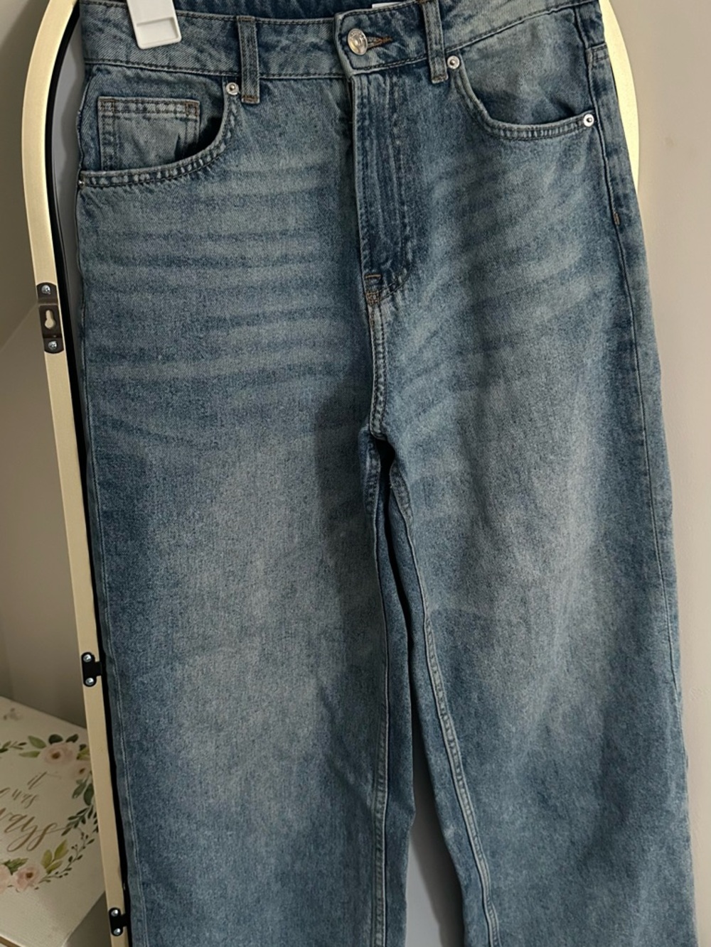 H&M Women Straight-Leg Jeans in Mid Blue Wash